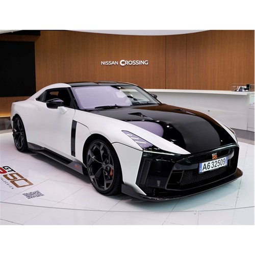 AUTOart Nissan GT-R50 By Italdesign 2020 - Metallic White/Black 1:18