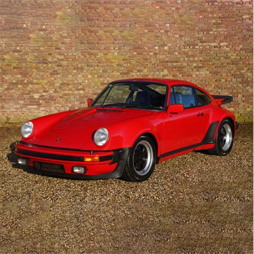 AUTOart Porsche 911 (930) Turbo 3.0 - Guards Red 1:18 model car