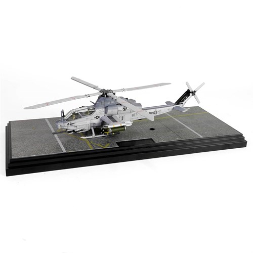 Forces of Valor Bell USMC AH-1Z Viper Helicopter - HMLA-469 'Vengeance' - U.S. Marines 1:72