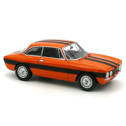 Norev Alfa Romeo 2000 GTV 1973 - Orange 1:18 model car