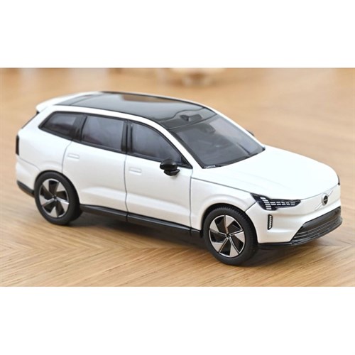 Norev Volvo EX90 2024 - Crystal White Pearl 1:43